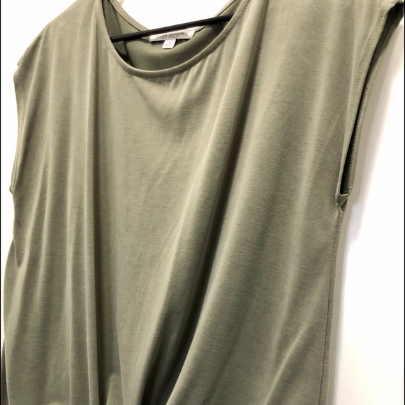 💚SOLD Olive green tie waist top - Picture 2 of 4